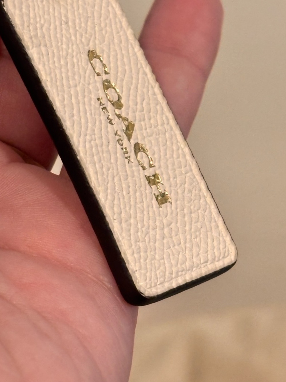 COACH XL White Leather Hangtag - Picture 6 of 7